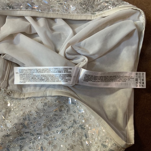 Zara White w/ silver skirt Sz L - Picture 4 of 10